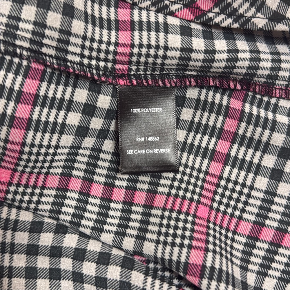 Torrid: Harper Georgette Pullover 3/4 Sleeve - Picture 12 of 14